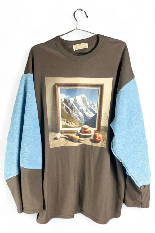 Vintage Mountain Print Long Sleeve T-Shirt with Blue Fleece Sleeves