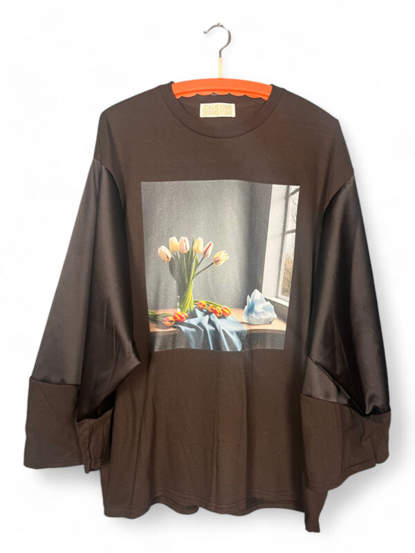 Dark Brown Tulip Still-Life Graphic Long-Sleeve Tee