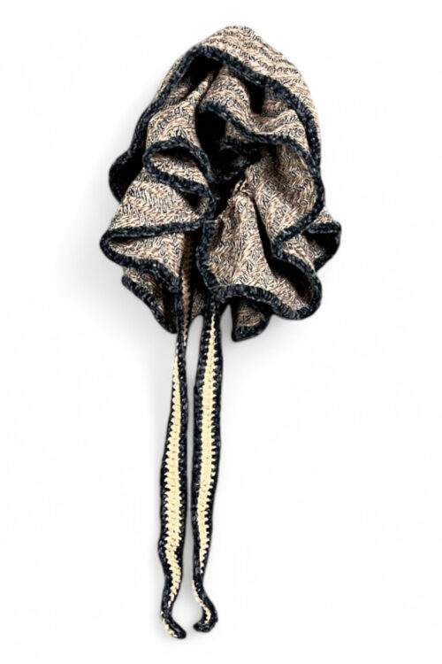 Crochet Collar Scarf in Cream and Black