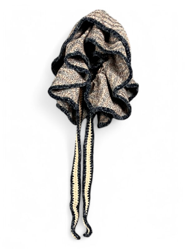 Crochet Collar Scarf in Cream and Black