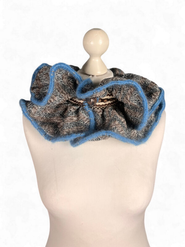 Ruffled Collar Scarf with Blue Trim Ruffled Collar Scarf with Blue Trim
