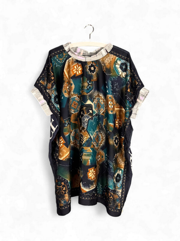 Reversible Top with Geometric and Typography Vintage Foulards