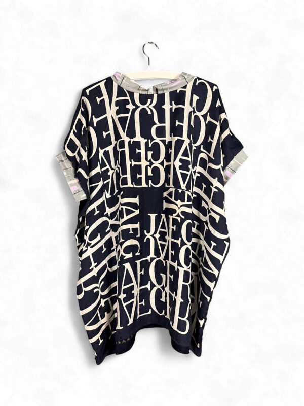 Reversible Top with Geometric and Typography Vintage Foulards