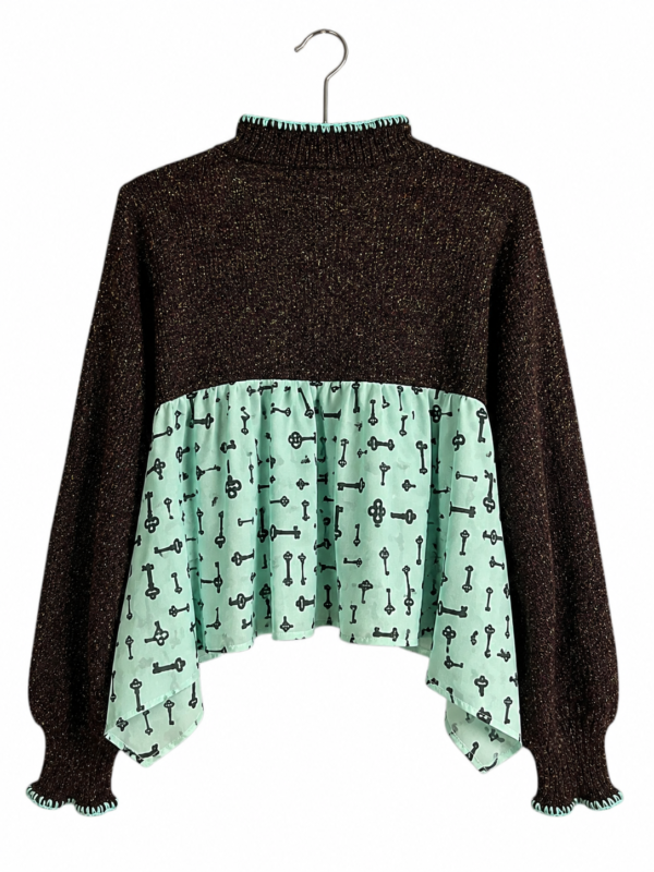 Key Print Cropped Sweater in Mint and Black