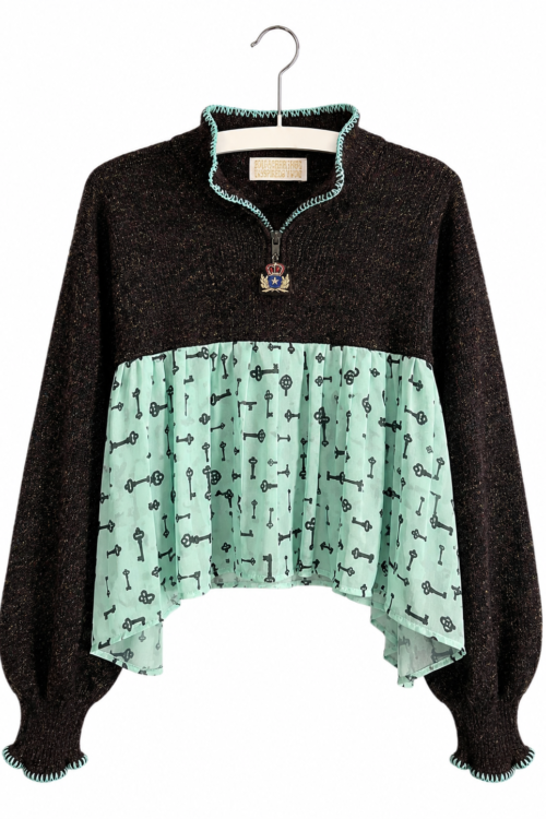 Key Print Cropped Sweater in Mint and Black