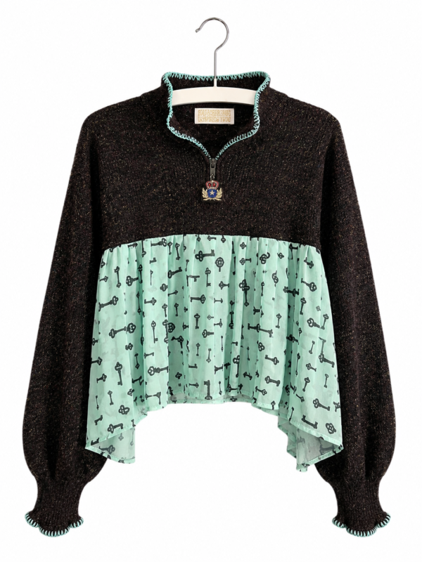 Key Print Cropped Sweater in Mint and Black